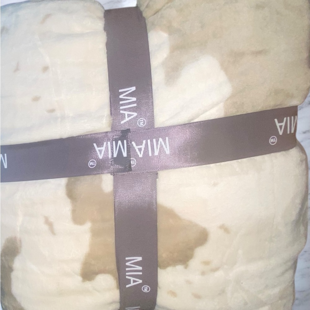 Beige cream cow print western Plush king size Blanket super Soft NWT - Picture 8 of 8